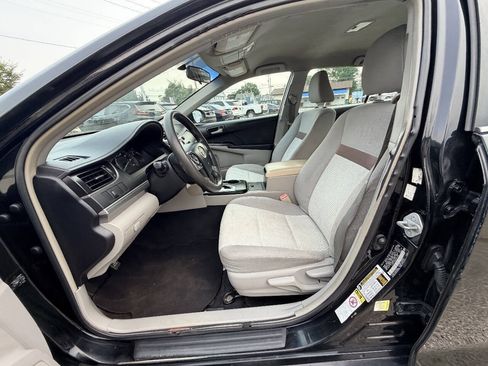 Used 2012 Toyota Camry LE FWD image 37