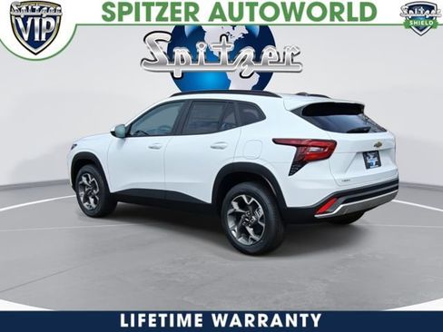New 2026 Chevrolet Trax LT w/ LT Convenience Package FWD image 6