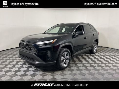 Certified 2025 Toyota RAV4 LE AWD/4WD image 1