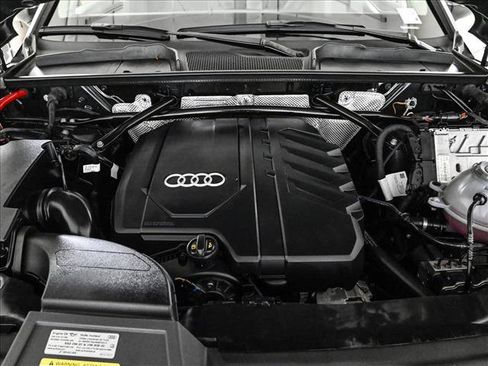 Certified 2025 Audi Q5 2.0T Premium Plus w/ Premium Plus Package AWD/4WD image 24