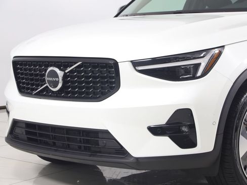 Used 2026 Volvo XC40 B5 Plus AWD/4WD image 49
