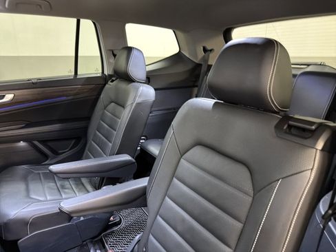 Used 2024 Volkswagen Atlas SEL image 9