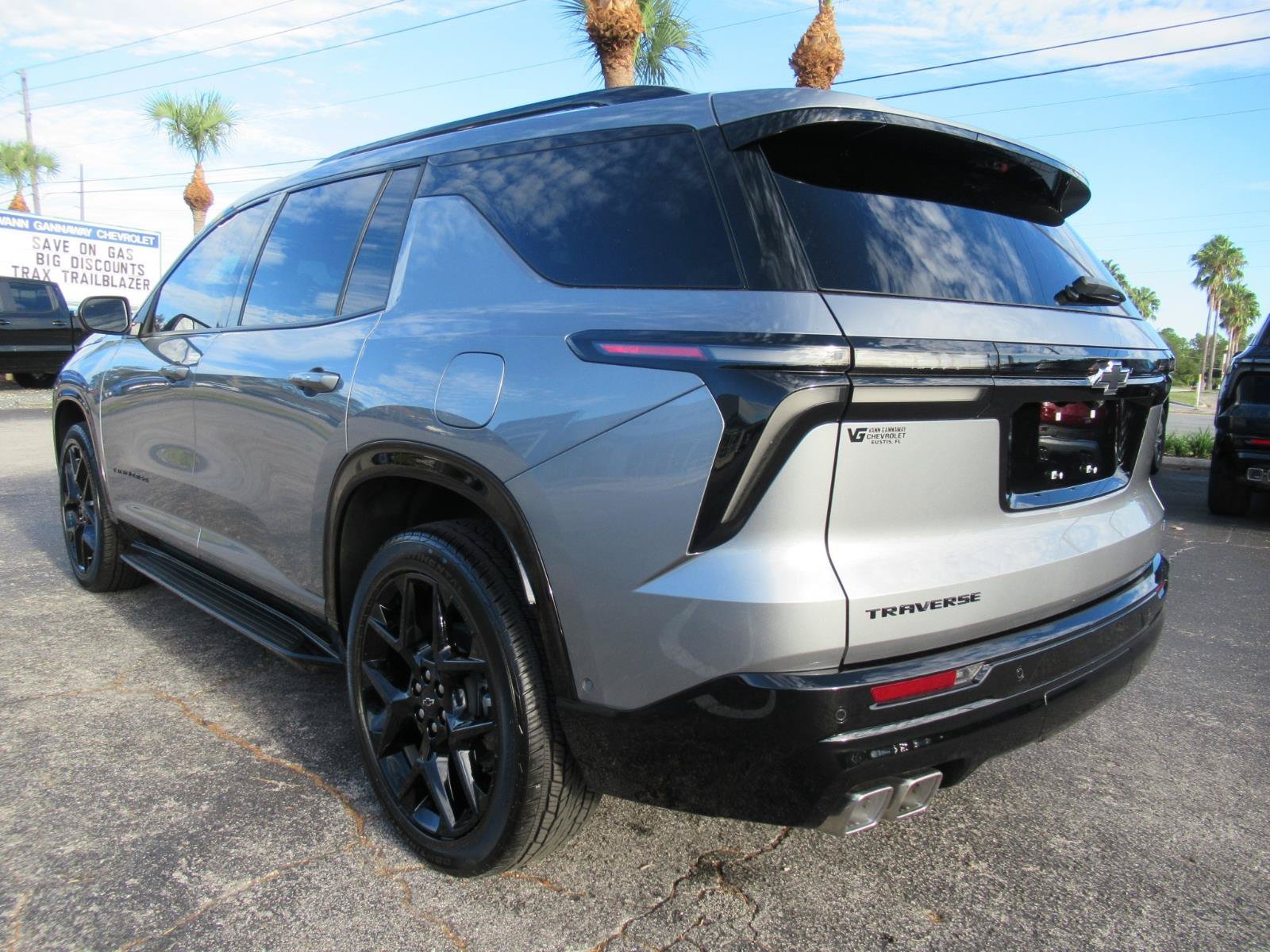 Used 2026 Chevrolet Traverse RS FWD image 7