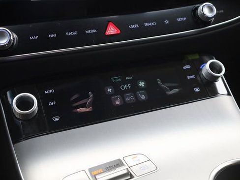 New 2026 Genesis GV70 2.5T Select image 21