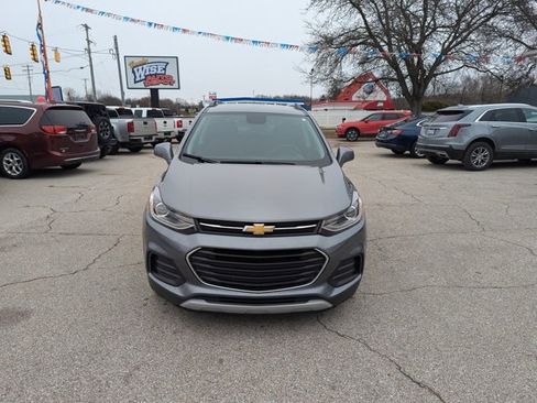 Used 2020 Chevrolet Trax LT w/ Driver Confidence Package image 8