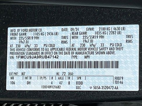 Used 2024 Ford Escape Platinum w/ Premium Technology Package AWD/4WD image 33