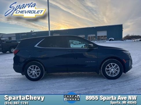 Used 2023 Chevrolet Equinox LT image 2