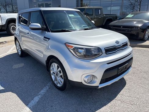 Used 2017 Kia Soul + w/ Audio Package FWD image 7