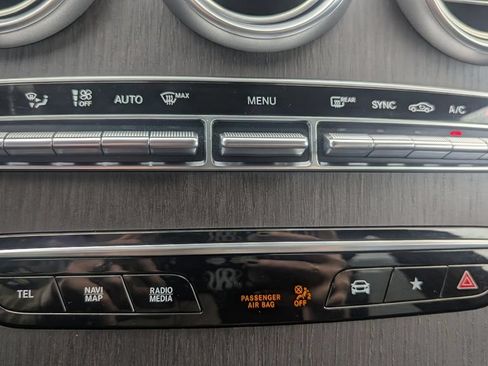 Used 2022 Mercedes-Benz GLC 300 4MATIC image 25