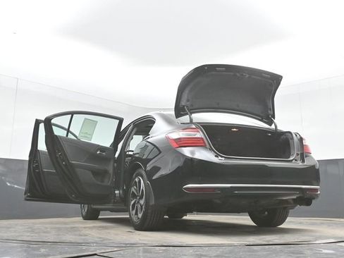 Used 2017 Honda Accord EX-L image 54