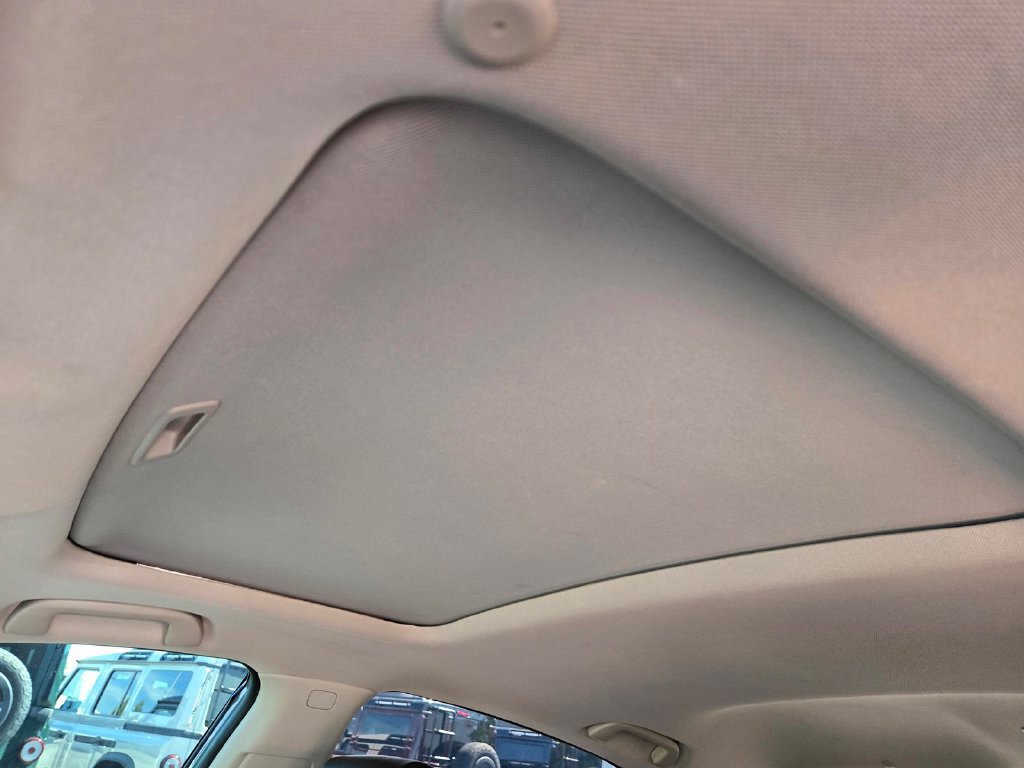Used 2021 Honda Accord Touring image 10