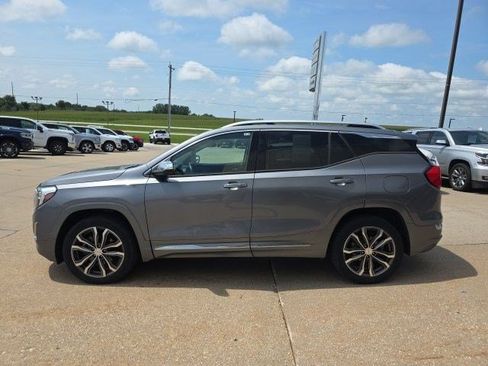 Used 2018 GMC Terrain Denali w/ Driver Alert Package II AWD/4WD image 5