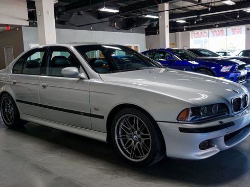 Used 2002 BMW M5 RWD image 40