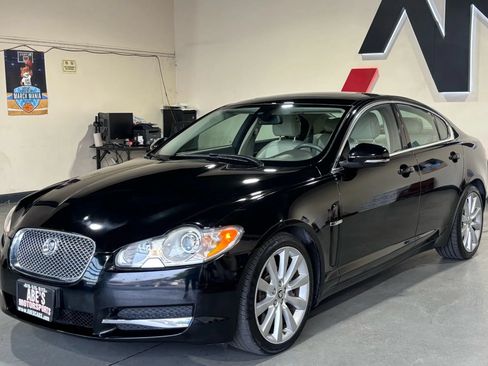 Used 2010 Jaguar XF Premium RWD image 1