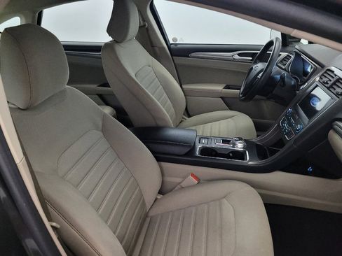 Used 2020 Ford Fusion SE FWD image 21