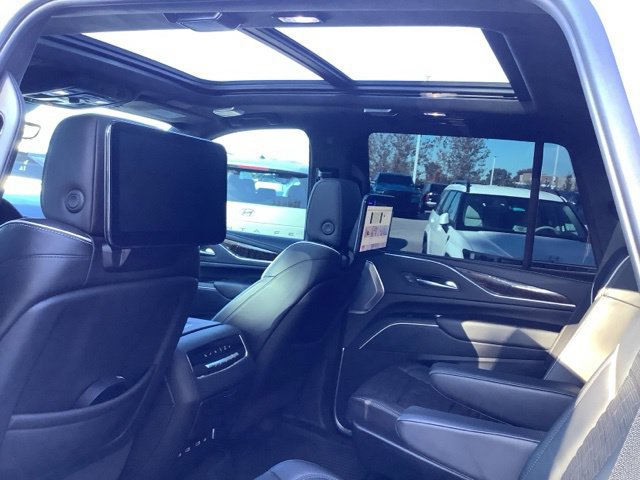 Used 2024 Cadillac Escalade Sport Platinum w/ LPO, ONYX Package AWD/4WD image 21