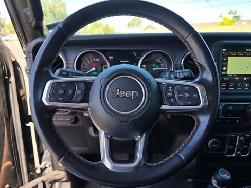 Used 2021 Jeep Wrangler Unlimited Sahara AWD/4WD image 18