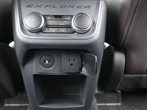 New 2026 Ford Explorer Platinum image 15