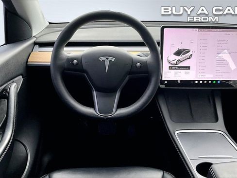 Used 2021 Tesla Model Y Long Range image 5