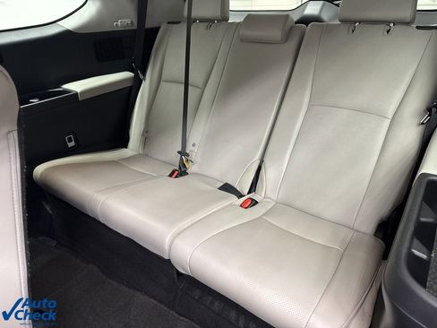 Used 2024 Toyota Grand Highlander XLE image 21