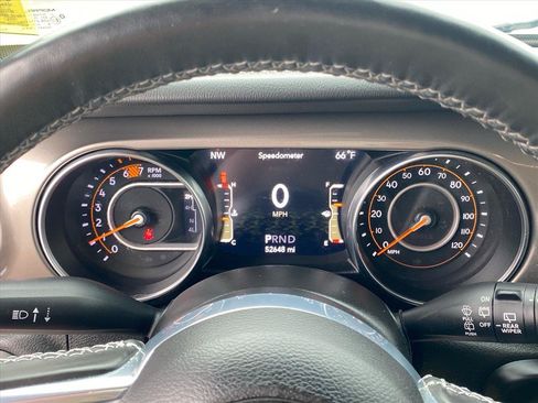 Used 2021 Jeep Wrangler Unlimited Sahara w/ Safety Group AWD/4WD image 19
