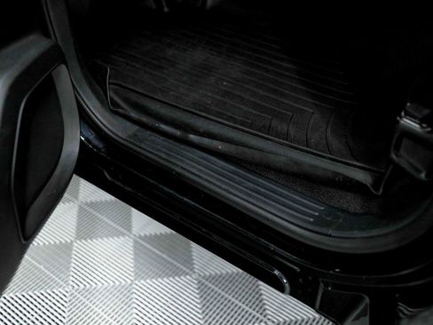 Used 2017 Nissan Titan S image 45