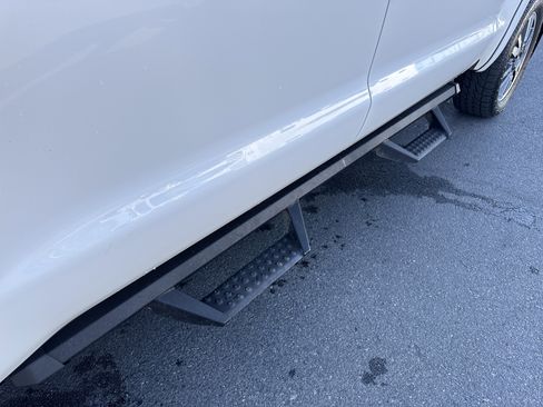 Used 2019 Toyota Tundra Platinum image 3