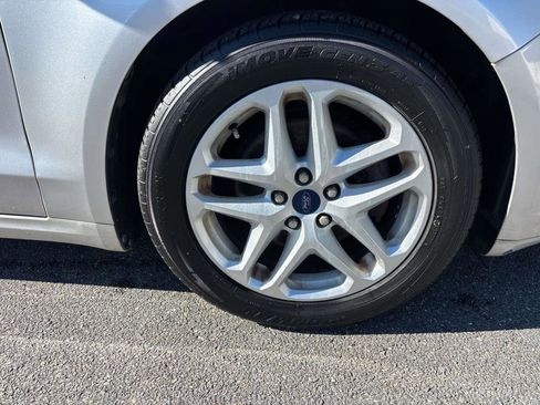 Used 2014 Ford Fusion SE image 32