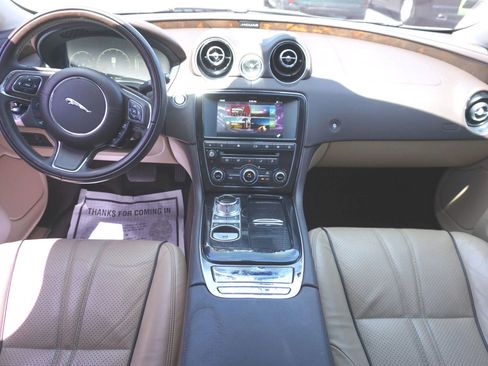 Used 2016 Jaguar XJ R-Sport RWD image 23