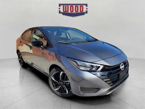 Used 2025 Nissan Versa SR image 1