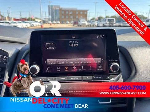 Used 2025 Nissan Rogue SV FWD image 24