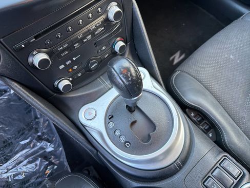 Used 2009 Nissan 370Z Touring w/ Sport Pkg image 21