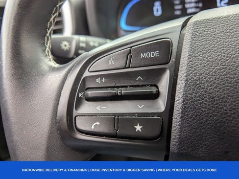 Used 2024 Hyundai Venue Limited image 34