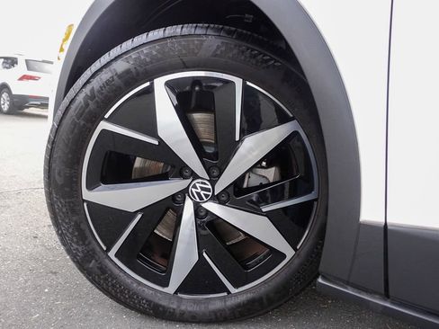 Used 2023 Volkswagen ID.4 S image 8