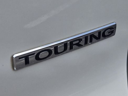 Used 2021 Honda Pilot Touring image 9