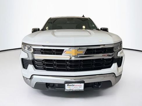 Used 2023 Chevrolet Silverado 1500 LT w/ Z71 Off-Road Package AWD/4WD image 2