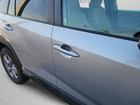 Used 2023 Toyota RAV4 XLE w/ Convenience Package FWD image 17