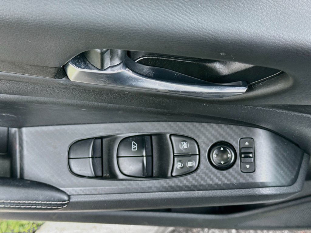 Used 2024 Nissan Altima 2.5 SV FWD image 18