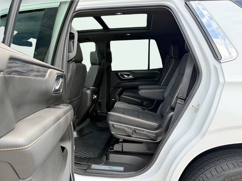 Used 2023 GMC Yukon SLT AWD/4WD image 25