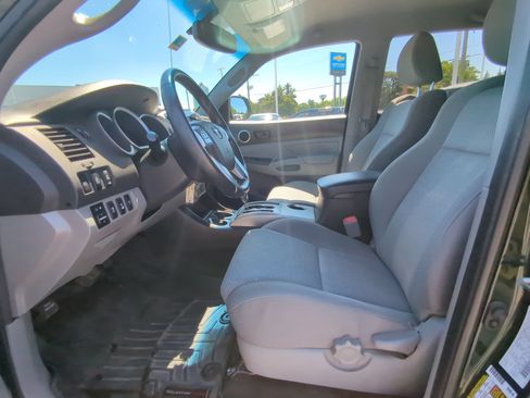Used 2012 Toyota Tacoma 4x4 Double Cab w/ TRD Off-Road Pkg image 15