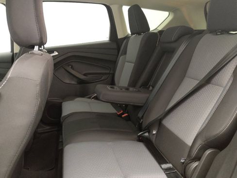 Used 2019 Ford Escape SE image 18
