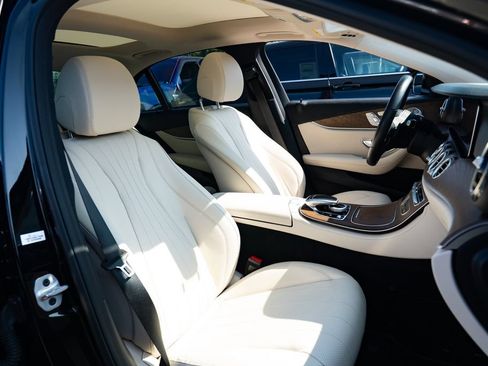 Used 2019 Mercedes-Benz E 300 image 24
