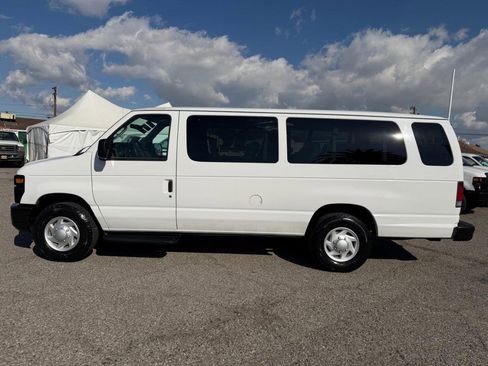 Used 2009 Ford E-350 and Econoline 350 Extended Wagon Super Duty image 10