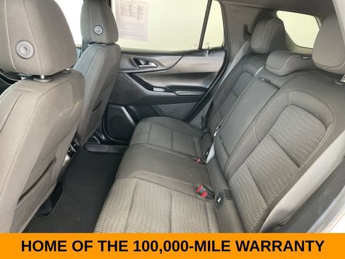 Used 2025 Chevrolet Equinox LT AWD/4WD image 18