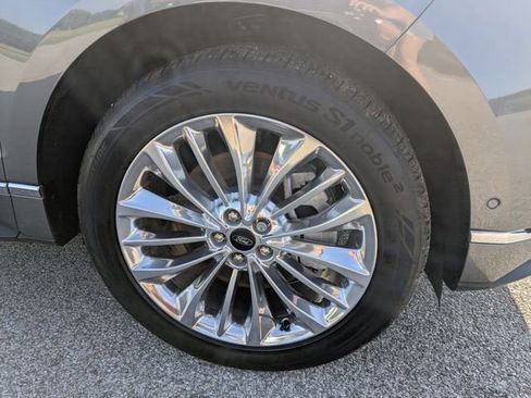 Used 2024 Ford Edge Titanium w/ Titanium Elite Package AWD/4WD image 10
