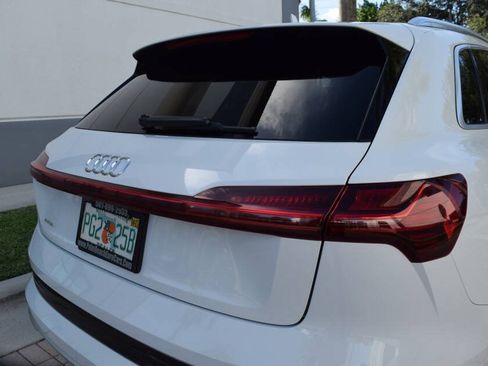 Used 2019 Audi e-tron Prestige w/ Prestige Package AWD/4WD image 20