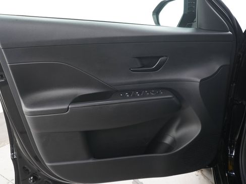 Used 2024 Hyundai Kona SEL FWD image 20