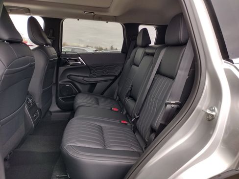 New 2025 Mitsubishi Outlander SEL image 8