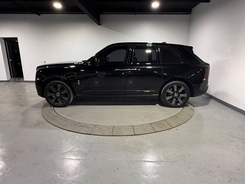 Used 2023 Rolls-Royce Cullinan image 10