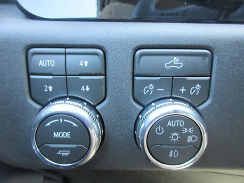 New 2026 GMC Sierra 2500 SLE w/ SLE Value Package; AWD/4WD image 16